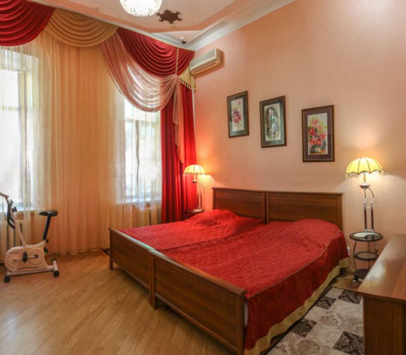 Спальня в 2 местном 2 комнатном Люксе, Корпус 7 санатория Родник в Пятигорске