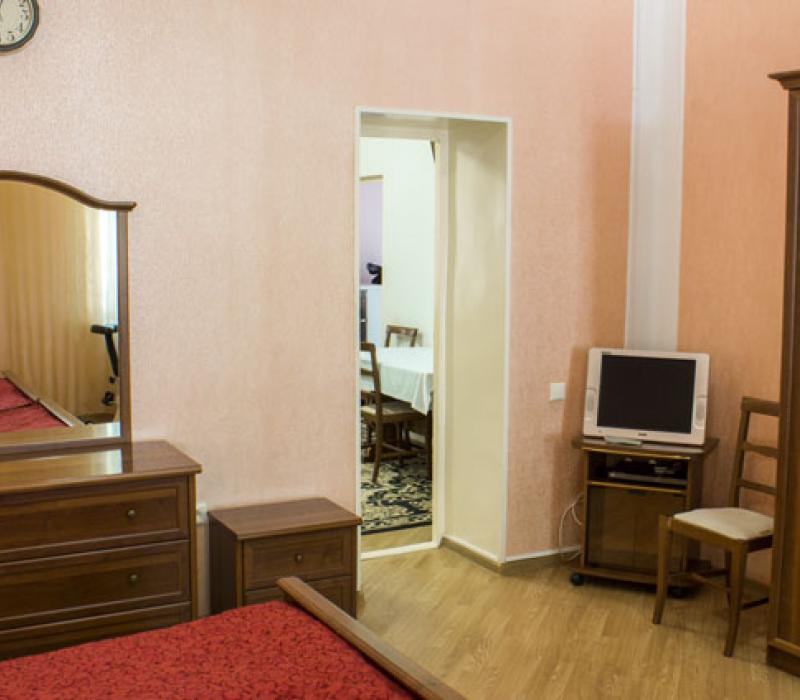 Интерьер спальни 2 местного 2 комнатного Люкса, Корпус 7 в санатории Родник. Пятигорск