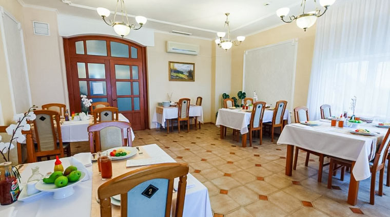 Обеденный зал на 50 человек для отдыхающих корпусов 3 и 4 санатория Дон в Пятигорске