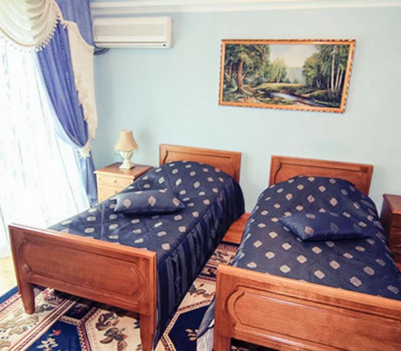 Одна из спален 2 местного 3 комнатного Сьют санатория Пятигорский Нарзан в Пятигорске