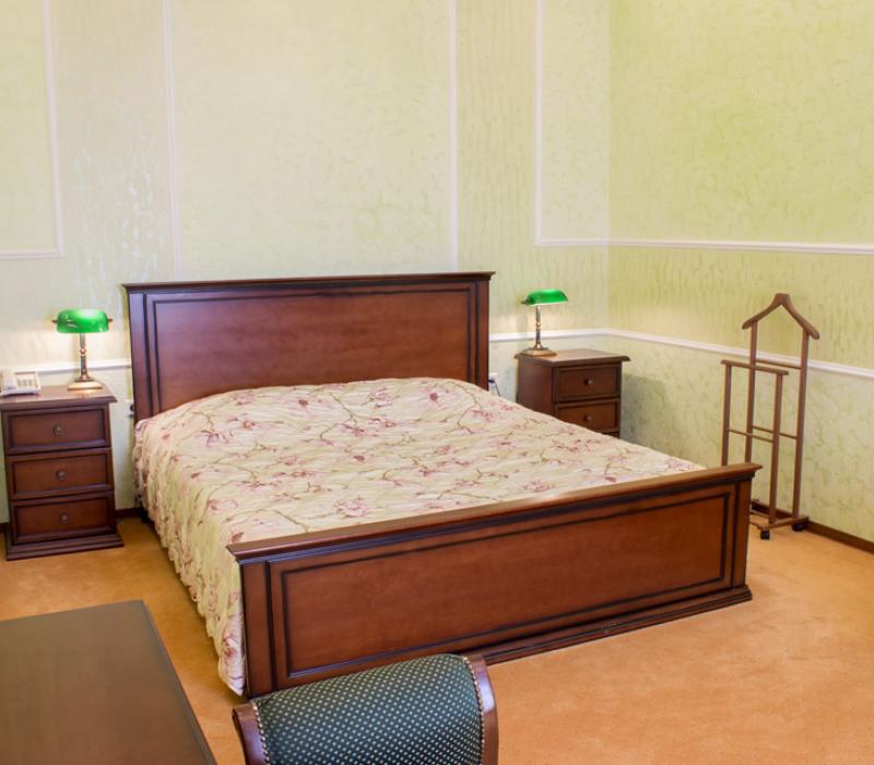 Спальня 2 местного 3 комнатного Люкса санатория Галерея Палас в Пятигорске