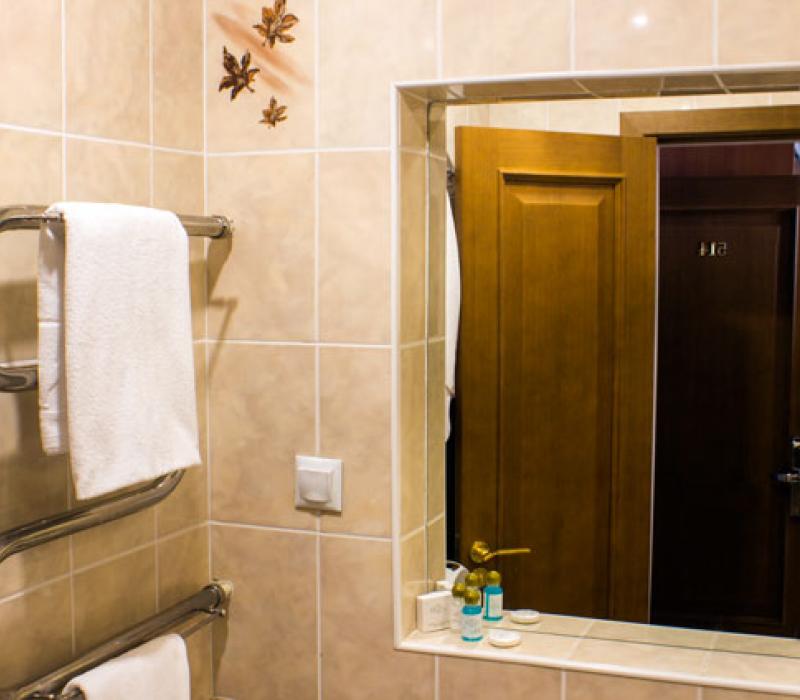 Зеркало в ванной комнате 2 местного 2 комнатного 1 категории, Корпус Б санатория Родник в Пятигорске