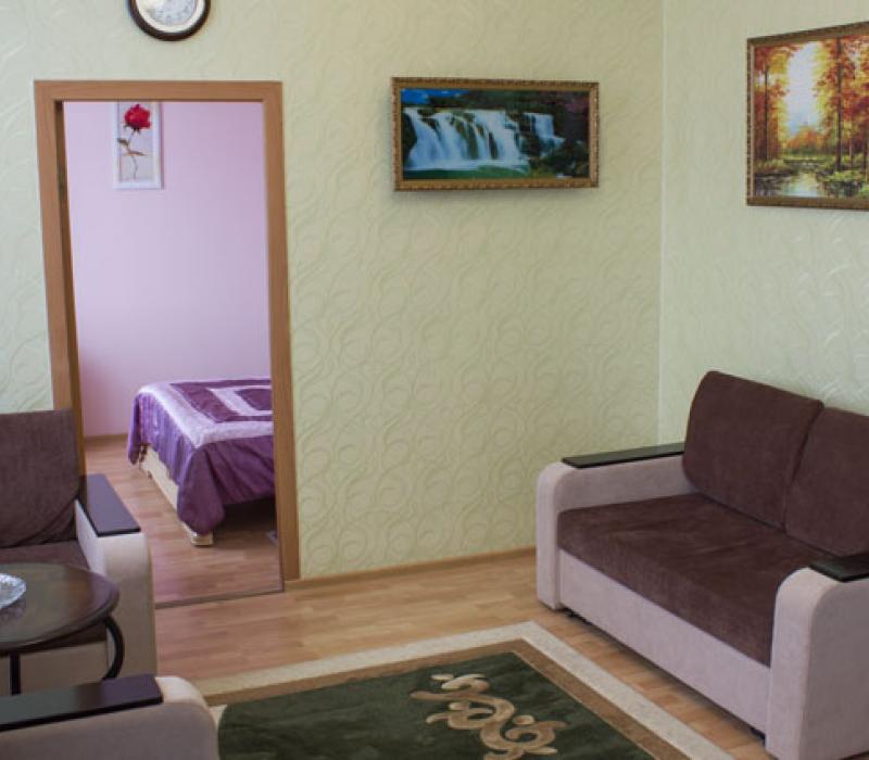 Гостиная в 2 местном 2 комнатном Семейном Повышенной Комфортности в санатории Жемчужина Кавказа в Ессентуках