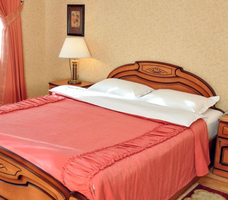 Спальня в 2 местном 2 комнатном Люксе пансионата Родина Отель&Спа в Ессентуках