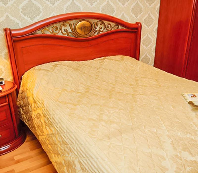 Интерьер спальни 2 местного 2 комнатного Синдика Люкса санатория Целебный Нарзан в Кисловодске