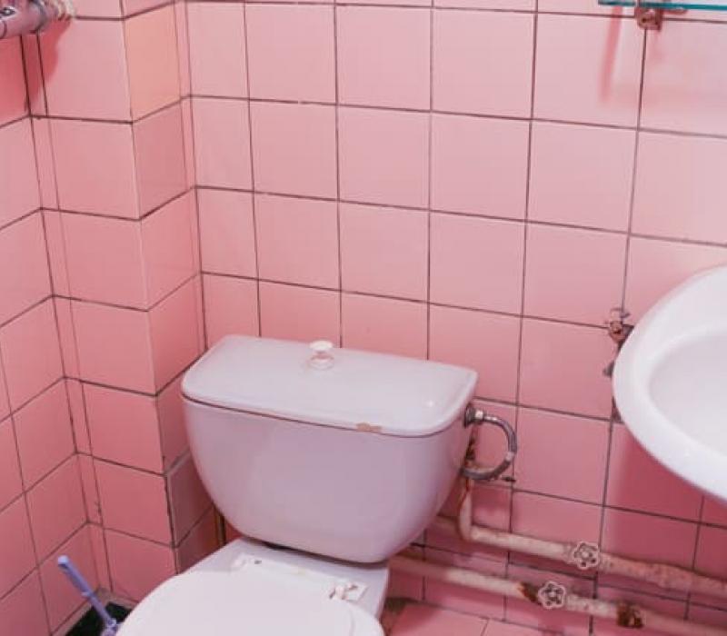 Совмещенный санузел с ванной в 2 местном 1 комнатном Экономе санатория Украина. Ессентуки