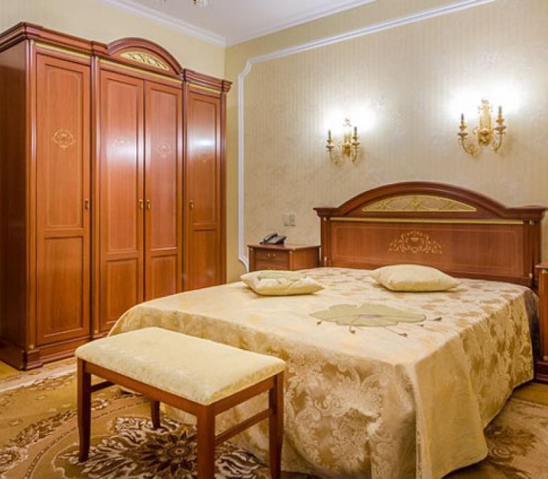 Спальня в 2 местном 2 комнатном Люксе Улучшенный, Корпус 2 санатория Москва в Ессентуках