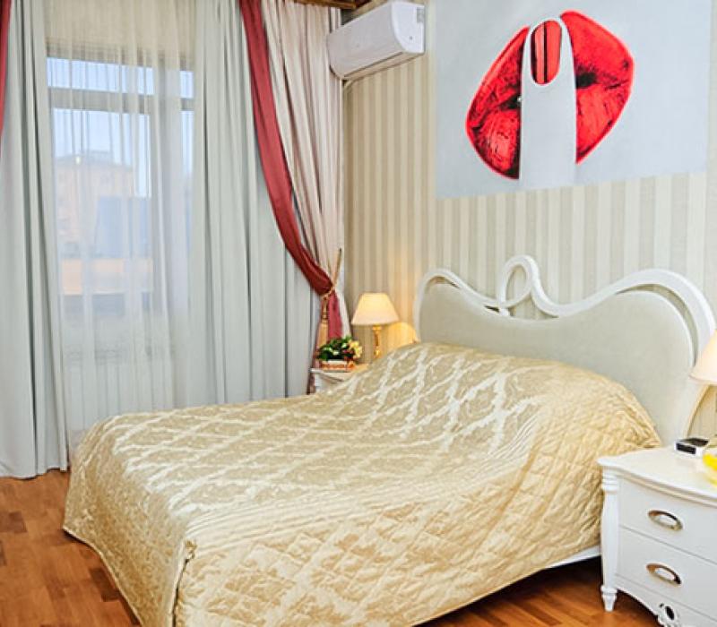 Спальня 2 местного 2 комнатного Романтического Люкса в санатории Целебный Нарзан. Кисловодск