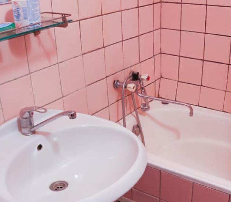 Ванная комната 2 местного 1 комнатного Эконома в санатории Украина в Ессентуках