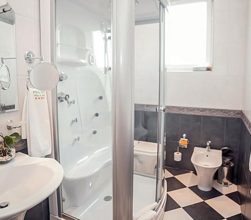 Ванная комната в 2 местном 2 комнатном Бизнес Люксе пансионата Родина Отель&Спа в Ессентуках