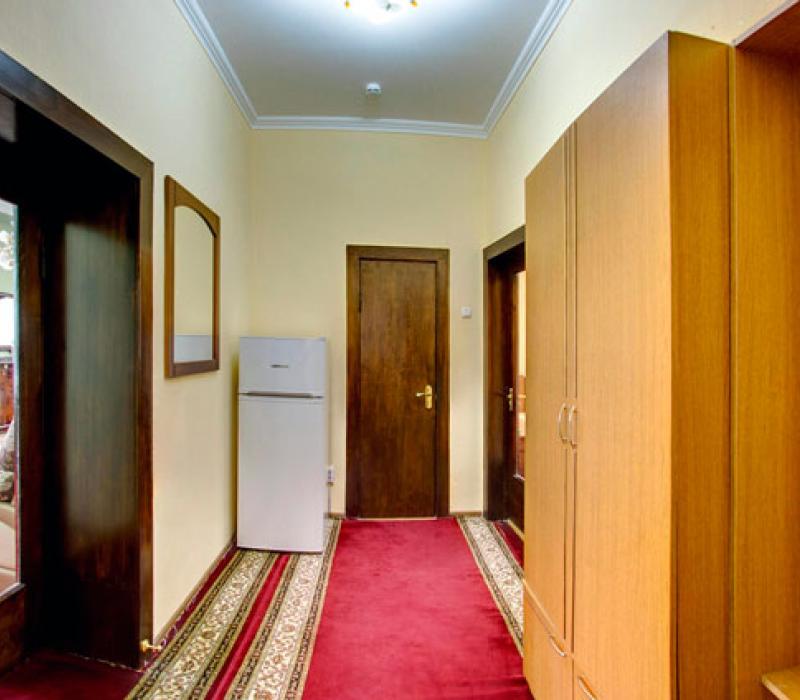 Прихожая в 2 местном 2 комнатном 1 категории Улучшенном, Корпус 1 санатория Горького в Кисловодске