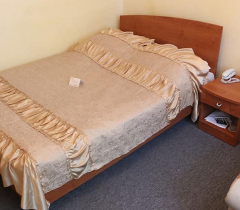 Кровать в 1 местном 1 комнатном 1 категории, Корпус 2 в санатории З0 лeт Пoбеды. Железноводск