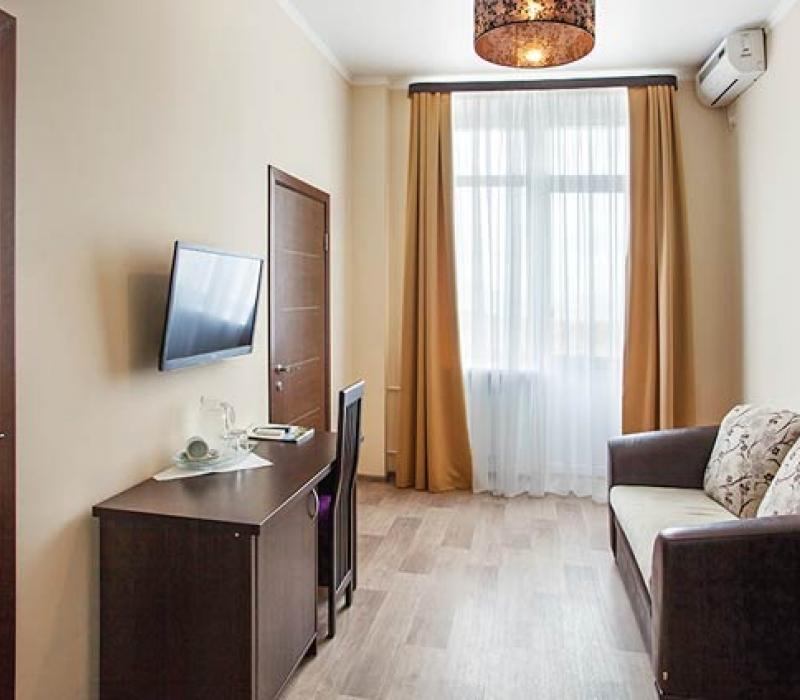 Гостиная в 2 местном 2 комнатном Семейном Стандарте Плюс (23 м²) в санатории Бештау. Железноводск