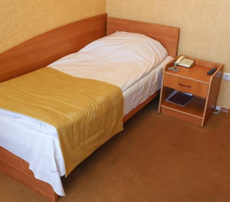 Кровать в 1 местном 1 комнатном 2 категории, Корпус 1 санатория З0 лeт Пoбеды в Железноводске