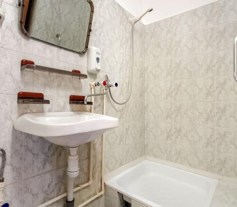 Ванная комната 2 местного 1 комнатного 2 категории, Корпус 4 санатория Лермонтова в Пятигорске
