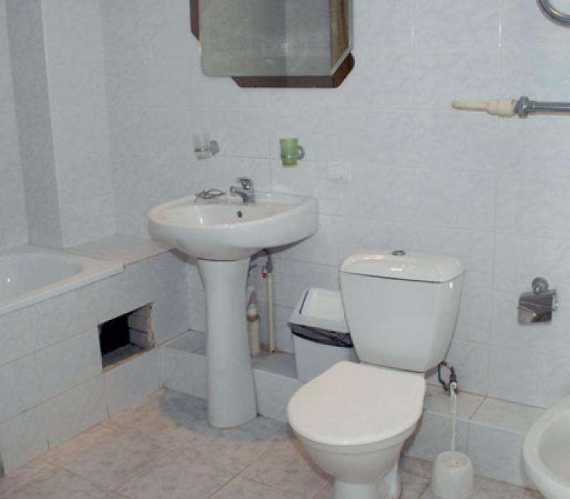 Ванная комната в 2 местном 2 комнатном 1 категории, Корпус 2 санатория Кирова в Кисловодске