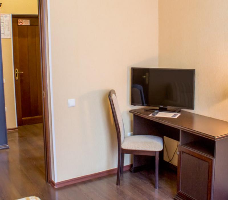 Кабинет в 2 местном 3 комнатном Апартаменты, Корпус 5 санатория Шахтер в Ессентуках