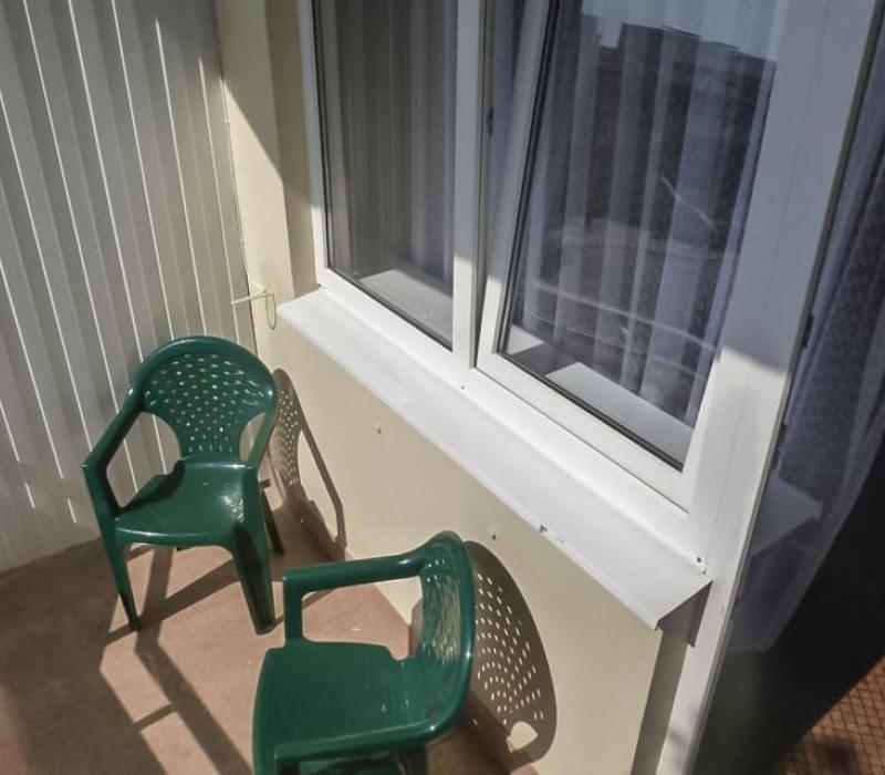 Летняя мебель на балконе 1 местного 1 комнатного 1 категории, КО (кардиологическое отделение) в санатории Лесная Поляна в Пятигорске