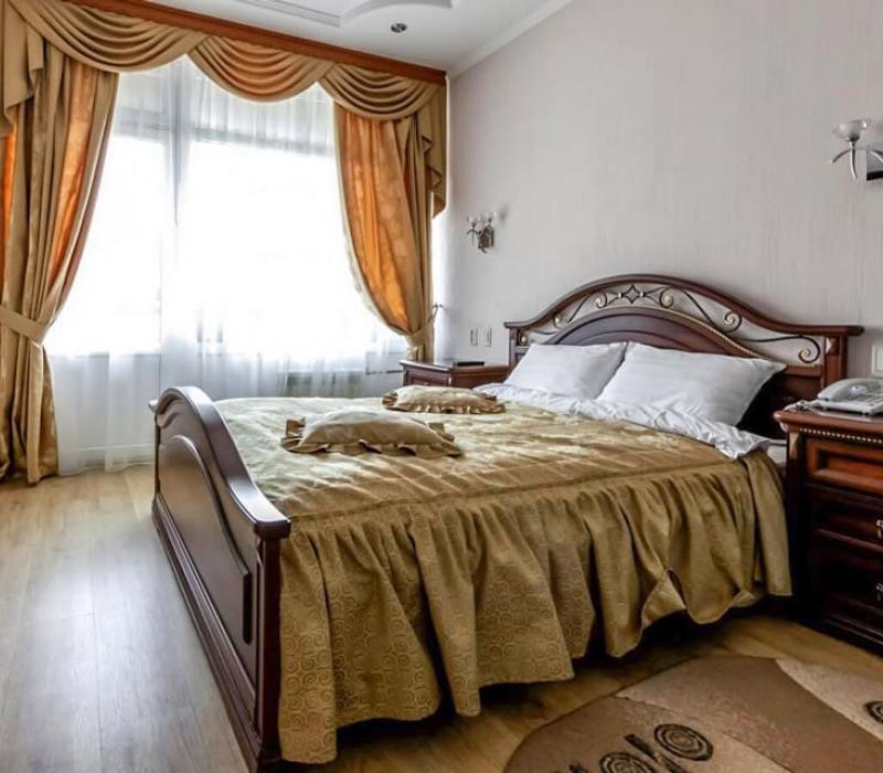 Спальня в 2 местном 2 комнатном Дабл «Премиум» 609 санатория Джинал в Кисловодске