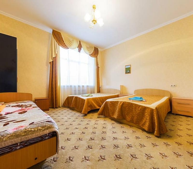 Спальня номера 4 местные 4 комнатные Апартаменты санатория Кавказ Кисловодска