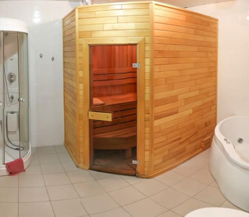 Ванная комната в 2 местном 2 комнатном Люксе с кухонной зоной и сауной санатория Колос в Кисловодске