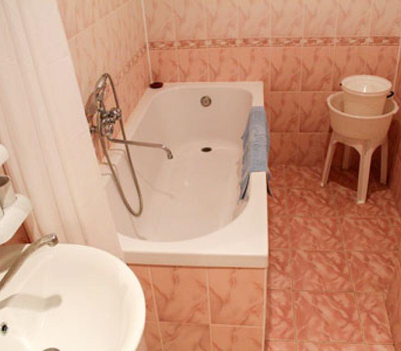 Ванная комната 2 местного 2 комнатного 1 категории Дабл, Корпус 2 в санатории Москва. Кисловодск