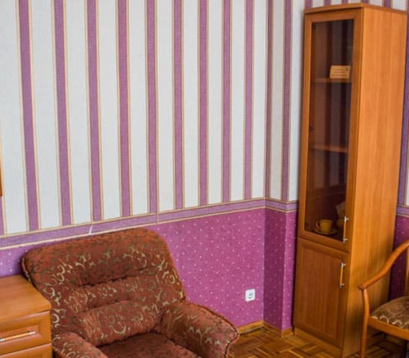 Интерьер гостиной в 2 местном 2 комнатном 1 категории, Корпус 4 санатория Родник. Пятигорск