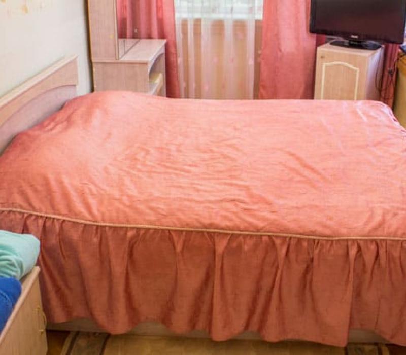 Спальня в 2 местном 2 комнатном Джуниор Сюит, Корпус В санатория Родник в Пятигорске