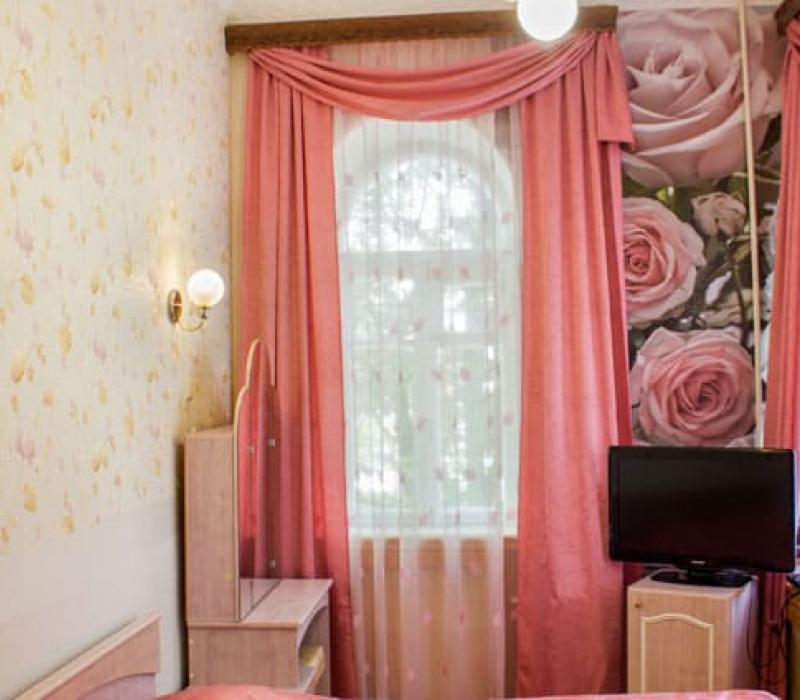 Оснащение спальни в 2 местном 2 комнатном Люксе, Корпус В санатория Родник в Пятигорске
