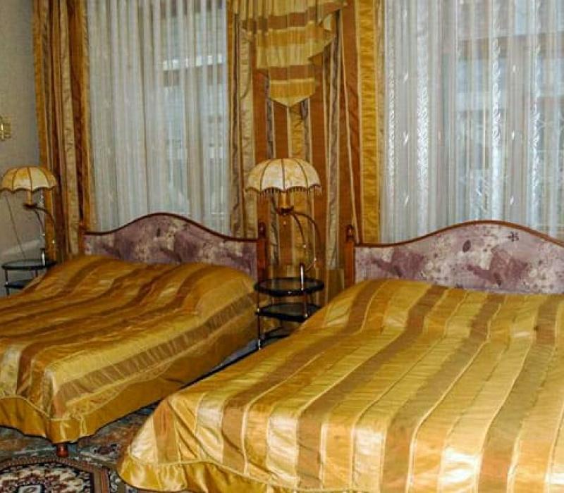Спальные места в 2 местном 3 комнатном Люксе, Корпус 2 санатория Родник. Пятигорск
