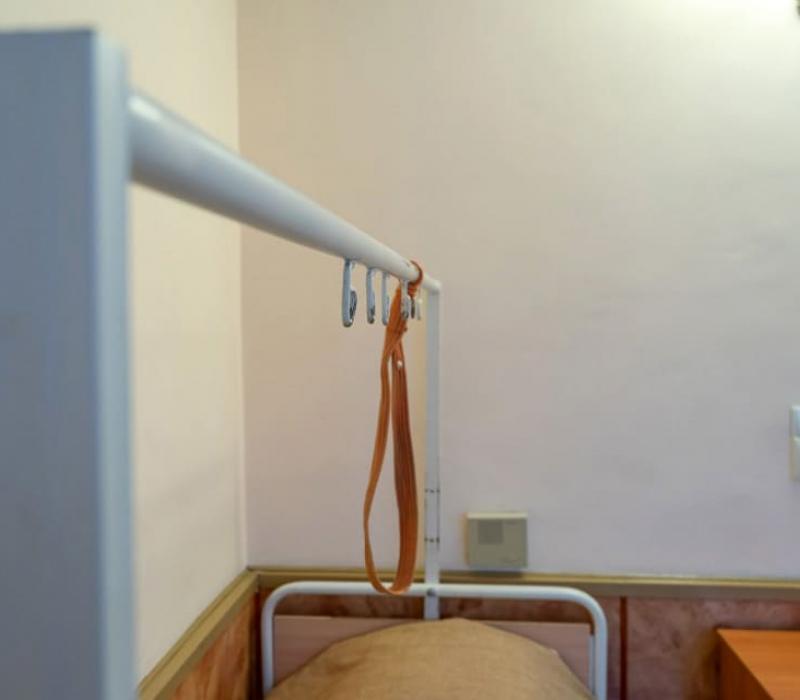 Специализированная кровать в 2 местном 1 комнатном 1 категории, Спинальное отделение санатория Лесная Поляна в Пятигорске