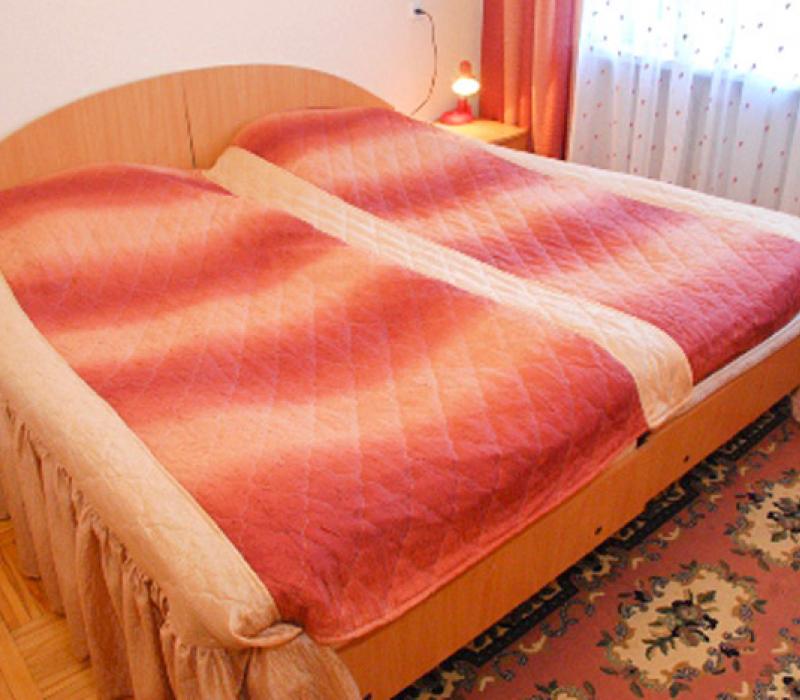 Спальня в 2 местном 2 комнатном 1 категории Твин, Корпус 2 санатория Москва в Кисловодске