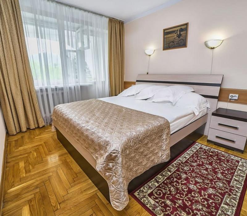 Спальня в 2 местном 2 комнатном Люксе Центрального детского военного санатория в Пятигорске