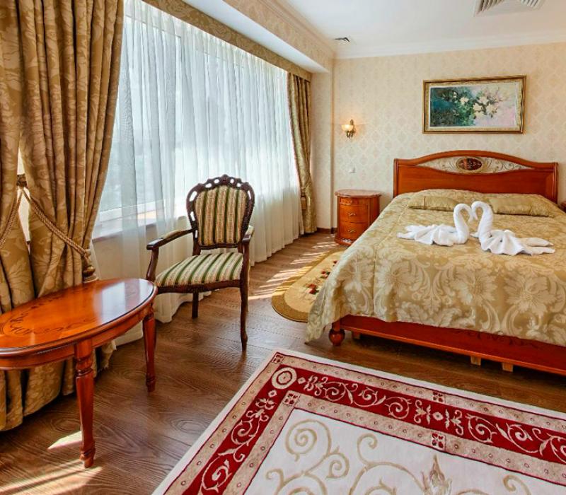 Интерьер спальни 2 местного 4 комнатного Сюита в санатории Казахстан. Ессентуки