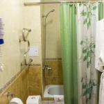 Ванная комната в 1 местном 1 комнатном Повышенной Комфортности Singl plus санатория Жемчужина Кавказа. Ессентуки 