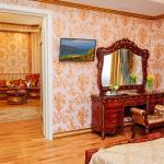 Оснащение спальни 2 местного 2 комнатного Королевского Люкса санатория Целебный Нарзан в Кисловодске