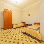 Общий вид спальной комнаты 4 местных 4 комнатных Апартаментов санатория Кавказ. Кисловодск
