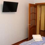 Телевизор в спальне 2 местного 2 комнатного Люкса санатория Колос в Кисловодске