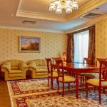 Гостиная в 2 местном 4 комнатном Сюите санатория Казахстан в Ессентуках