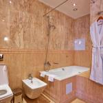 Ванная комната в 2 местном 4 комнатном Сюите санатория Казахстан в Ессентуках