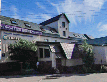 Фасад гостиницы Гларус в Мурманске