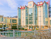 Фасад здания комплекса отдыха Морская звезда в Сочи